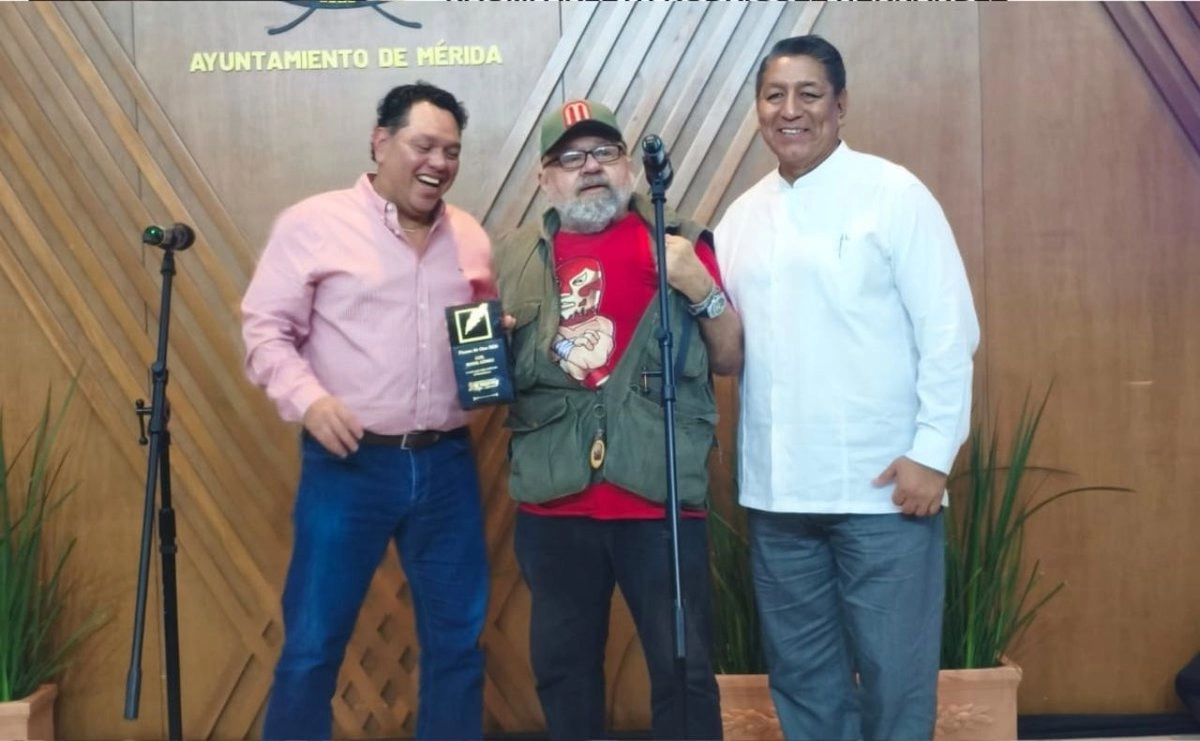 Corresponsal de 'La Jornada', Luis Boffil Gómez recibe distinción ''Pluma de Oro 2026''