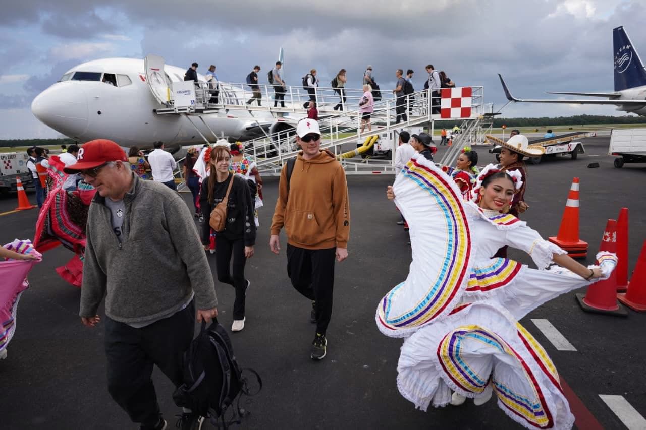 WestJet inaugura ruta Calgary–Cozumel y fortalece el turismo canadiense en la isla