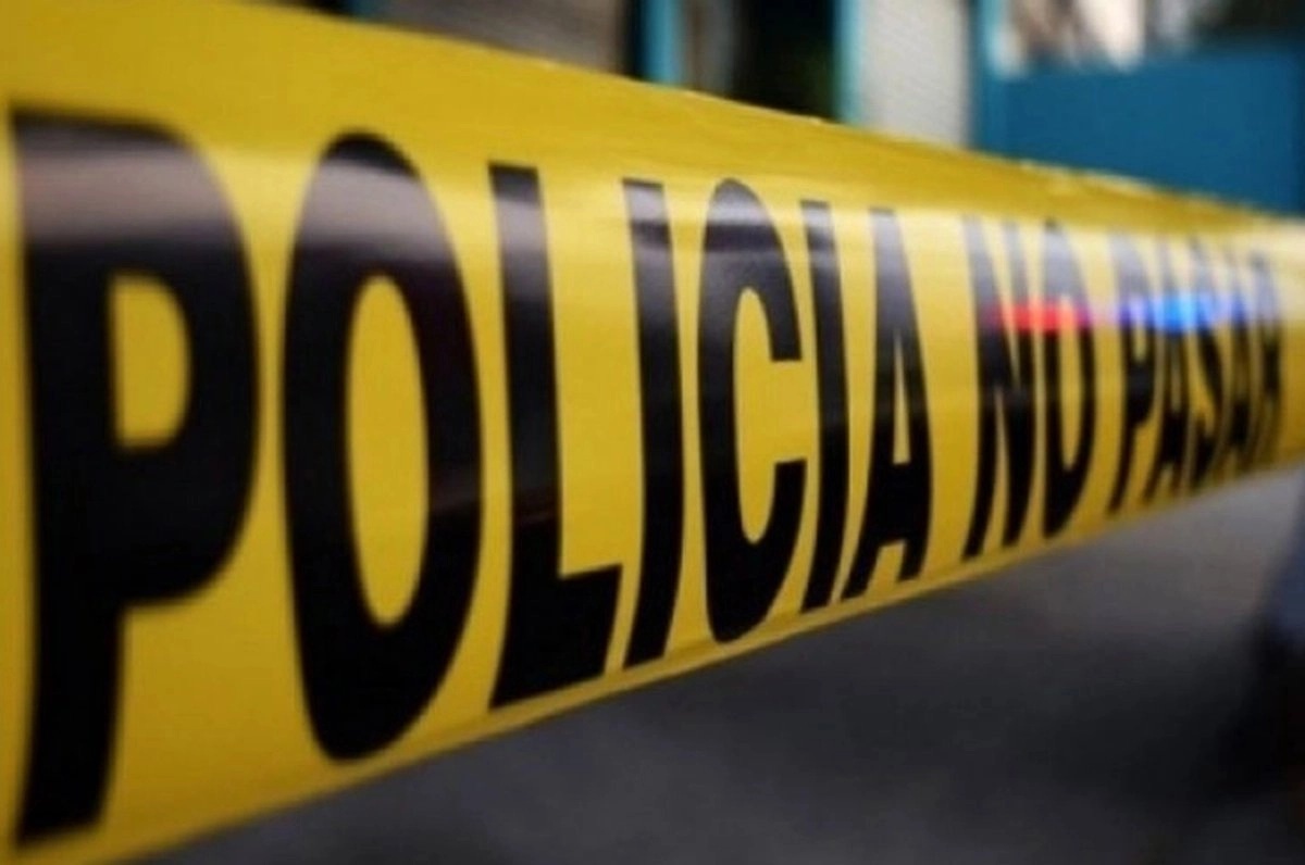 Hallan a integrantes de célula criminal asesinados a balazos en carretera de Michoacán