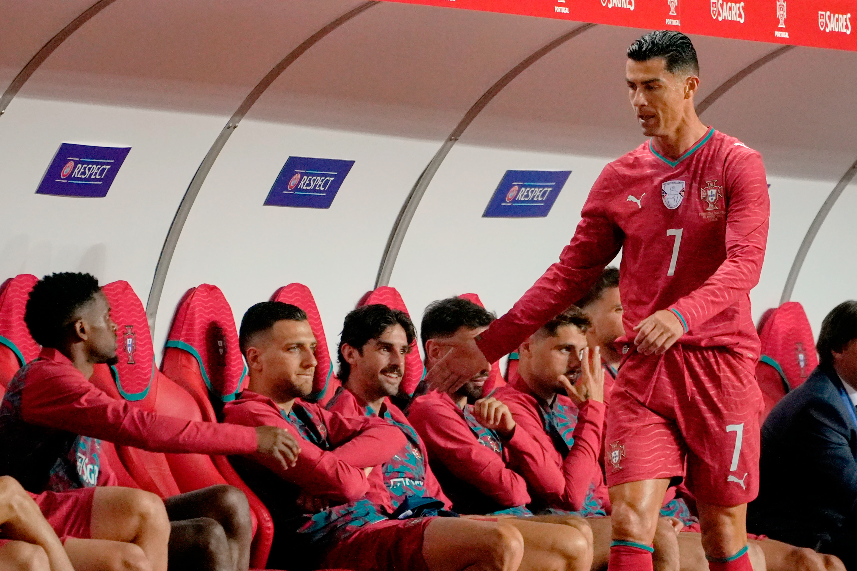 Bajo la sombra de Messi, Cristiano busca sellar su legado para Portugal en el Mundial