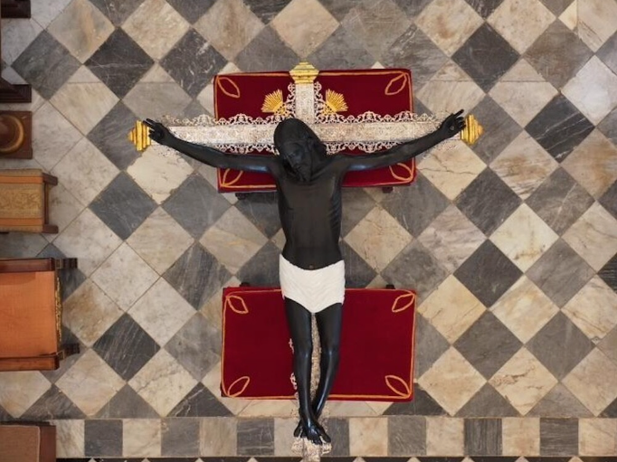 INAH interviene deterioro del Cristo Negro Señor de San Román en la capital de Campeche