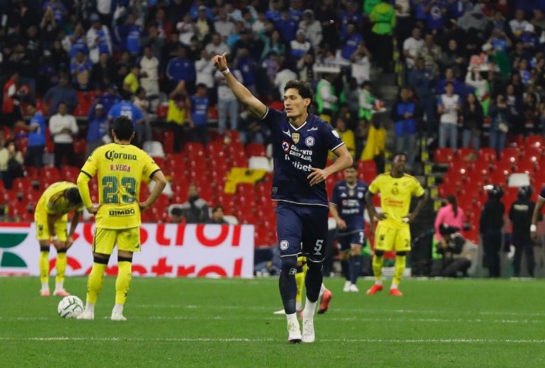 Cardiaca victoria 4-3 de Cruz Azul ante América