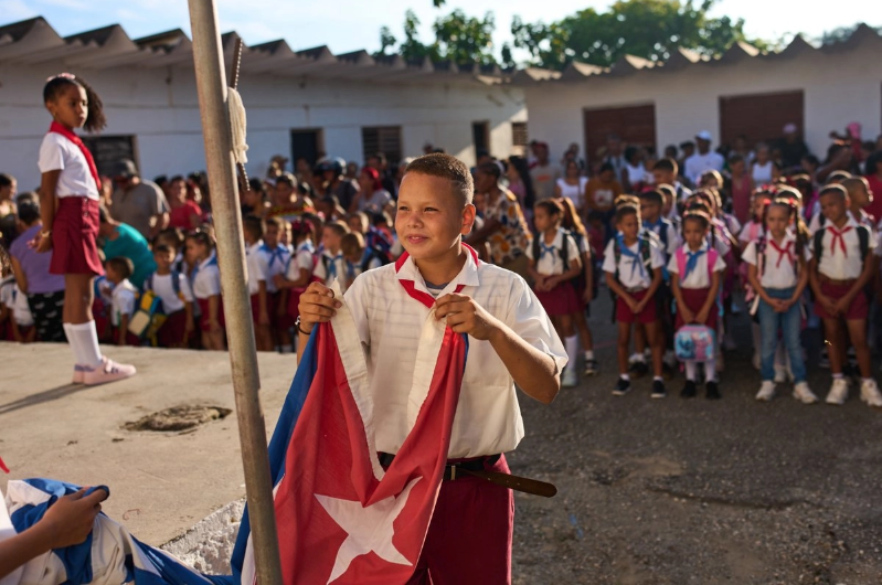 Cuba inicia curso escolar con horario ajustado a disponibilidad de transporte y energía