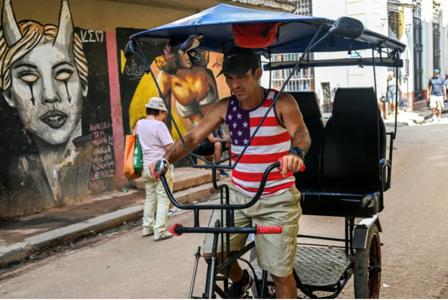 Legisladores demócratas de EU denuncian un bombardeo económico a Cuba tras visitar La Habana