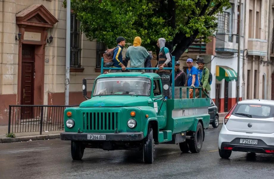 México enviará ayuda humanitaria a Cuba y analiza reanudar el envío de petróleo