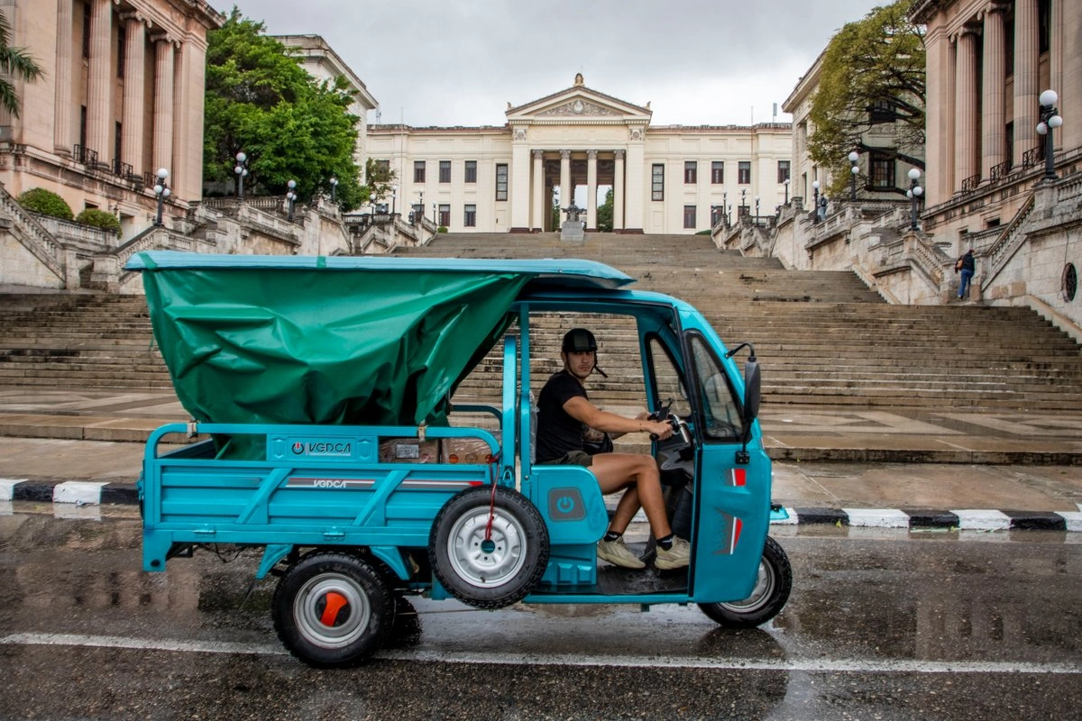Cuba, una nación fallida, no tiene ni combustible, ironiza Trump