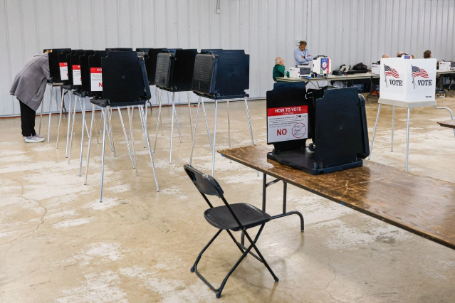 Suprema Corte de EU permite a estados usar base de Trump para verificar ciudadanía de votantes
