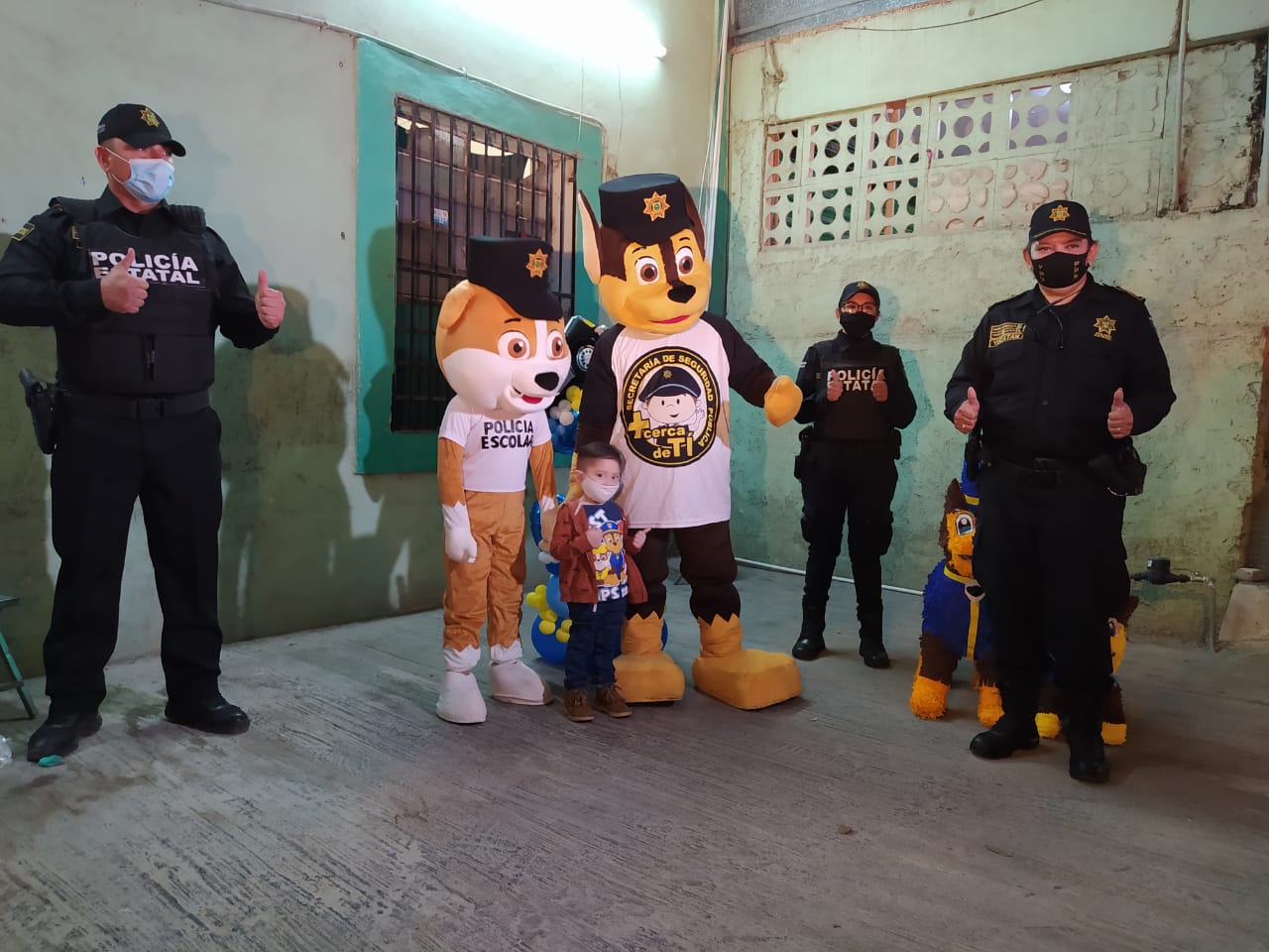 Melvin cumple su sueño, recibe visita de policías yucatecos en su cumpleaños número tres