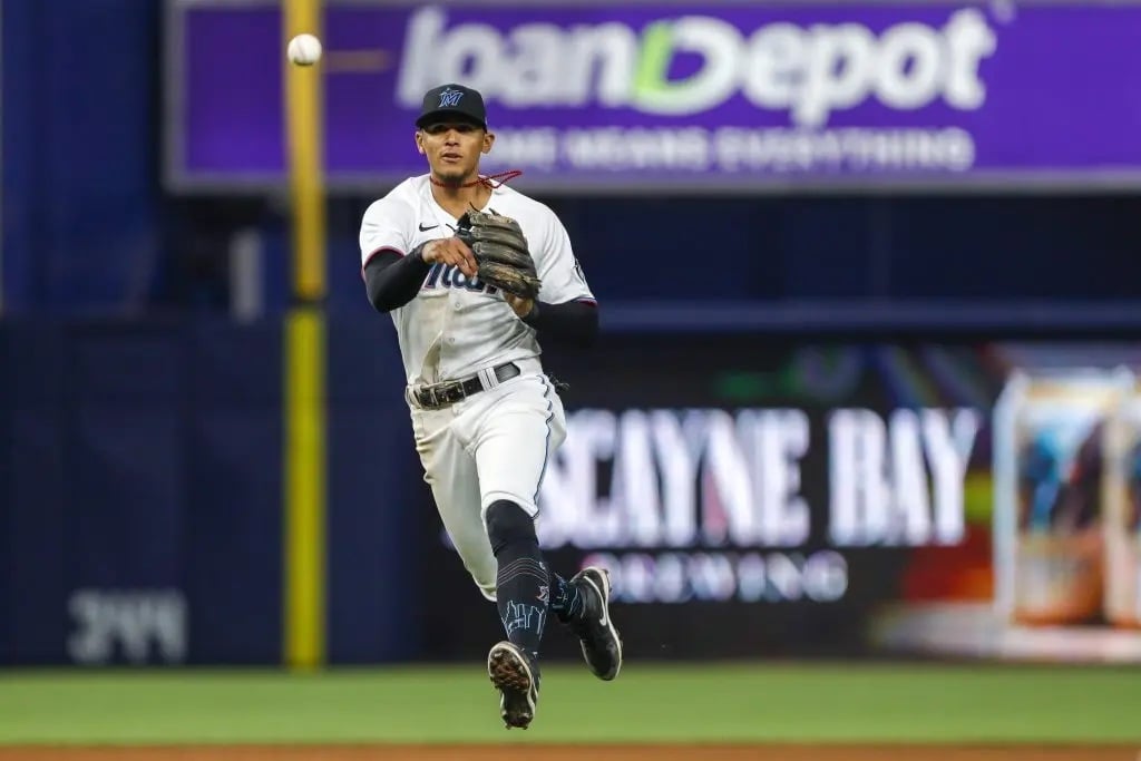 Erik González ayuda al Escogido a pegar primero en la serie por el título de la liga dominicana