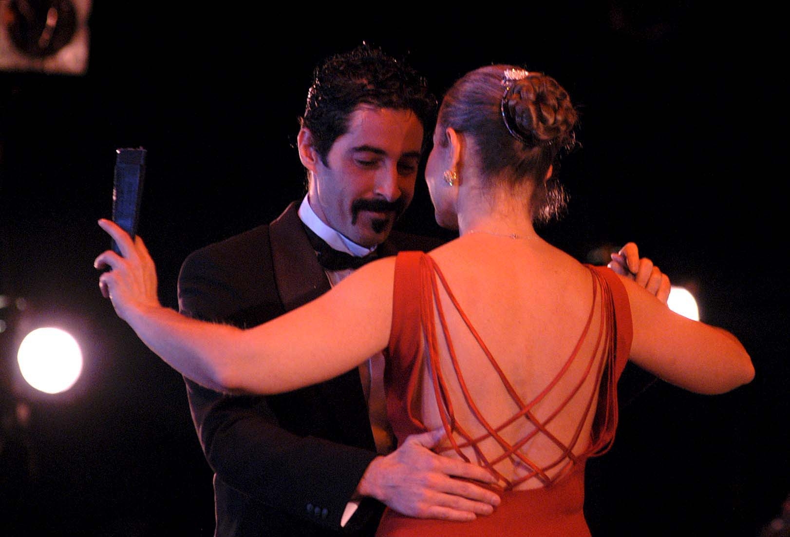 El CEPHCIS baila danzón