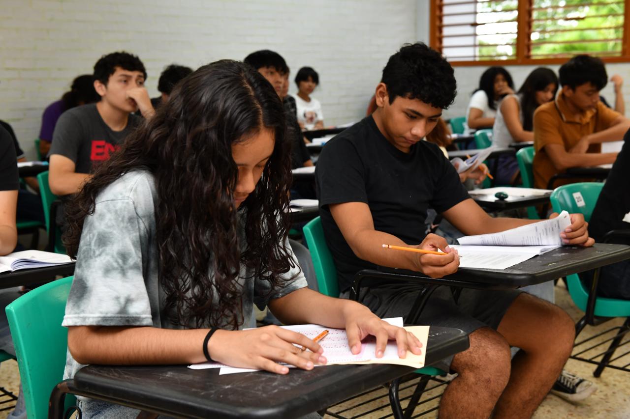 Garantiza SEQ acceso a espacios en educación media superior sin cobros