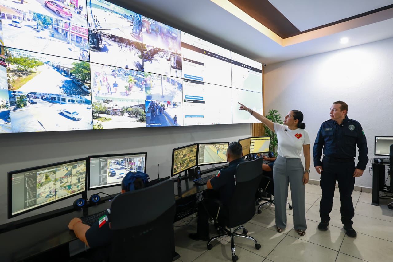 Estefanía Mercado supervisa uso de bodycams para fortalecer la vigilancia policial en Playa del Carmen