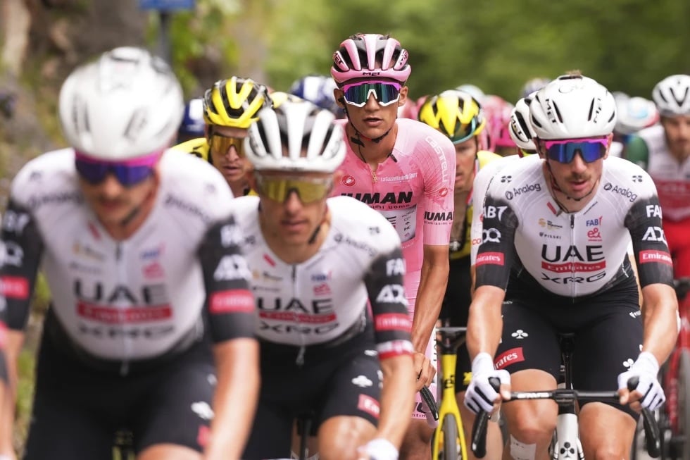 Isaac del Toro, en segundo lugar general del UAE Tour tras cuatro etapas