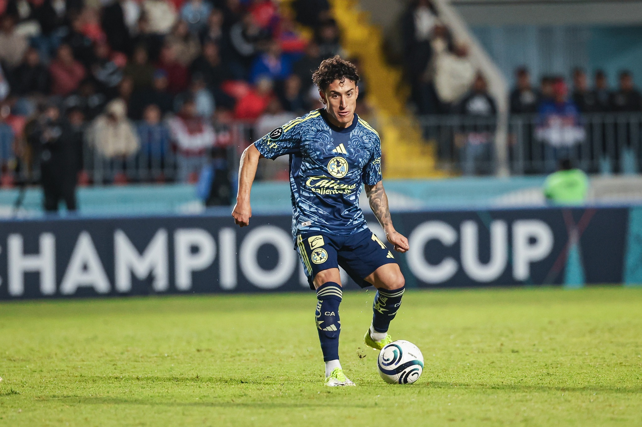 América sufre, pero se impone al Olimpia y Tigres saca gélido empate en Concachampions