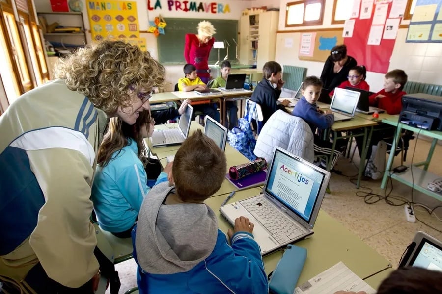 El papel, una necesidad imprescindible en las escuelas