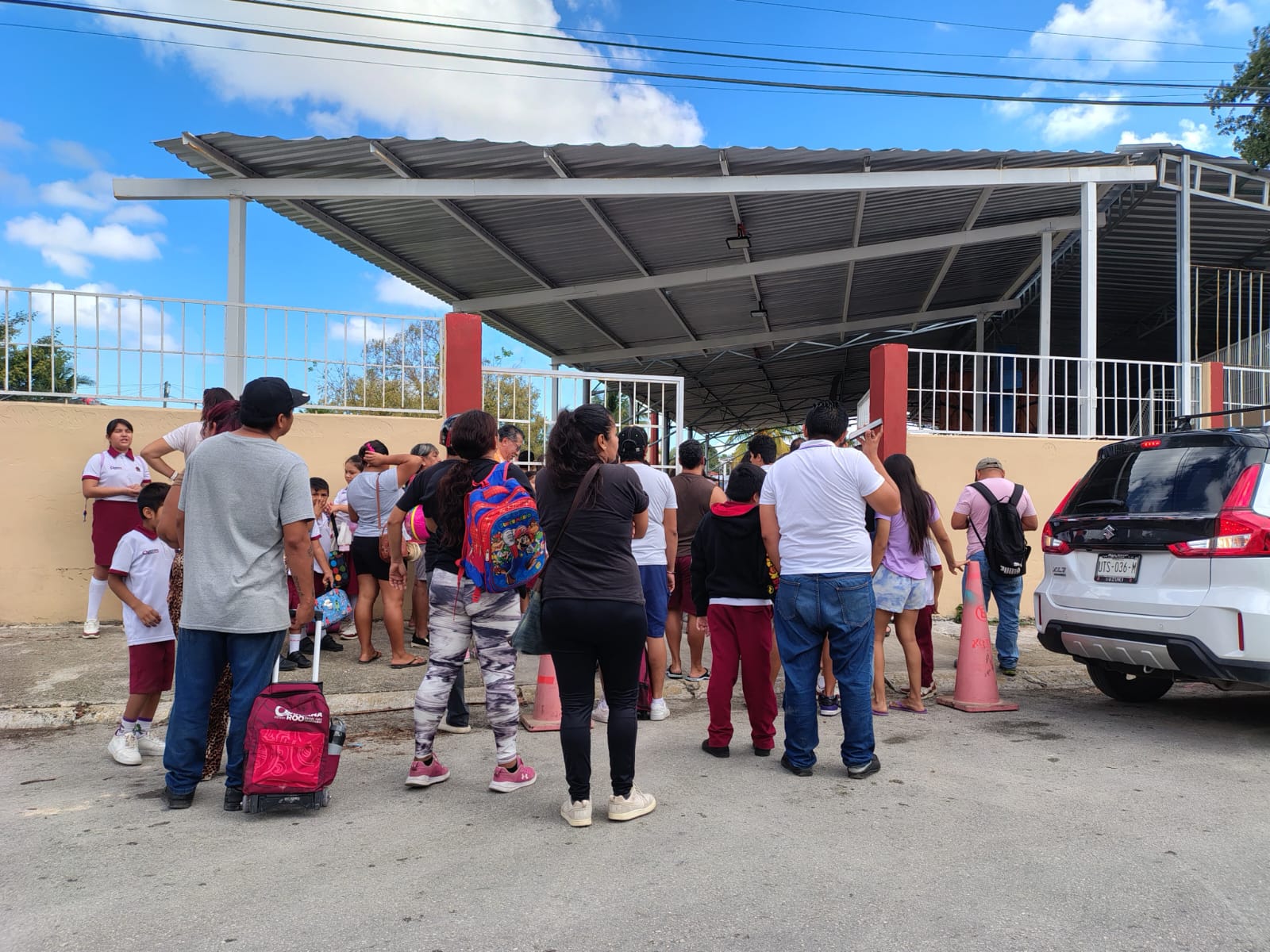 Reportan ausentismo escolar de 30 por ciento en QRoo este lunes