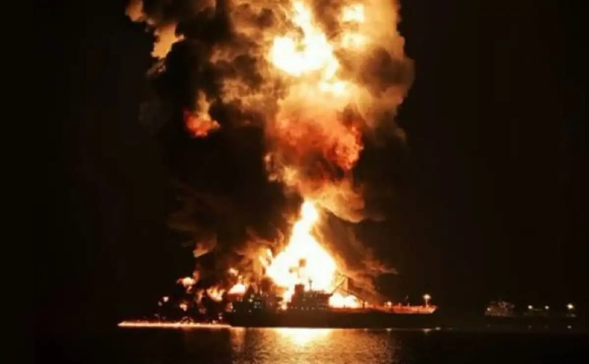 Destruye Irán cinco buques petroleros en el estrecho de Ormuz y en aguas de Irak en una sola jornada