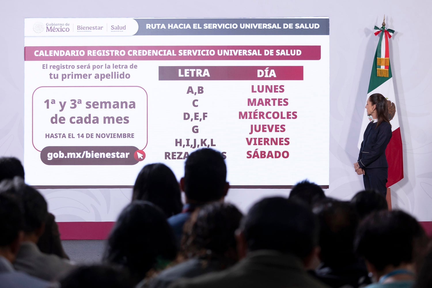 Avanza credencialización del Servicio Universal de Salud para personas adultas mayores y con discapacidad: Sheinbaum