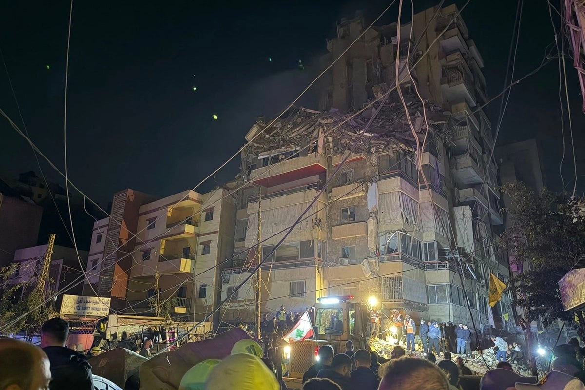 Israel rompe alto el fuego y ataca Beirut; el objetivo, un comandante de Hezbola