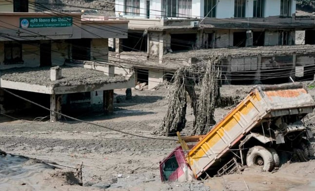 U múuch’ilo’ob áantaje’ táan u péeko’ob úcuhik u búulul kaaj ich Nepal yéetel Tíbet; yaan kex 160 kimeno’ob