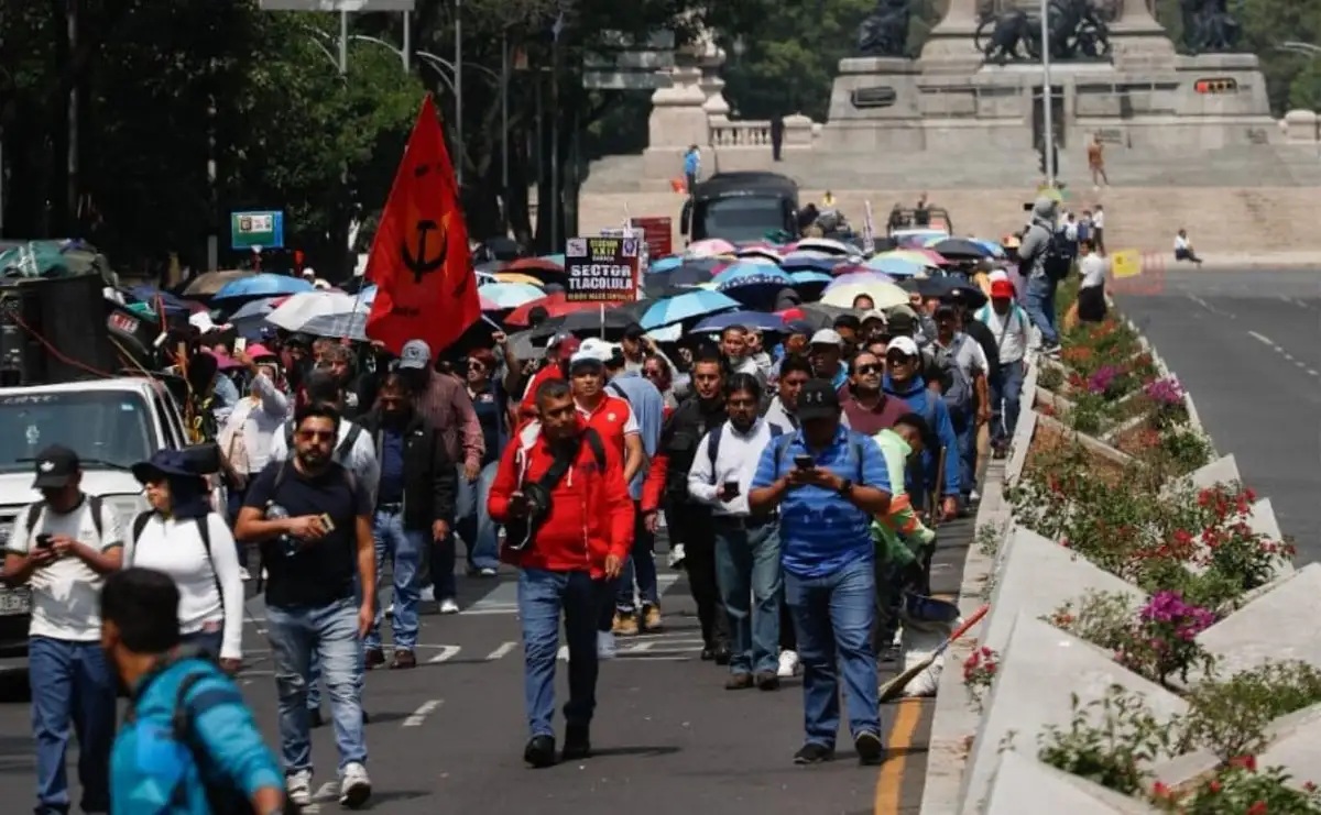 CNTE se moviliza con miles de docentes; marcharán del Ángel al Zócalo y anuncia plantón nacional