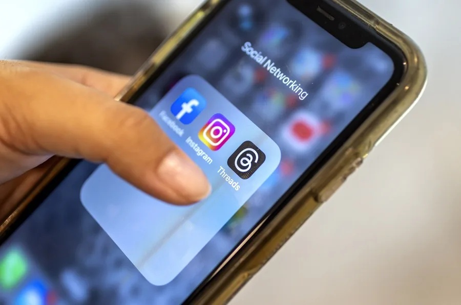 Redes sociales desplazan a los medios de noticias tradicionales en América Latina, según estudio