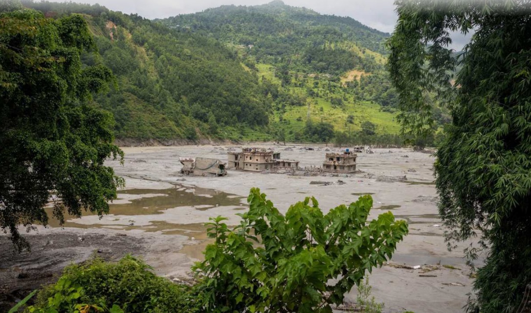 Ka’atúul kimeno’ob yéetel kex 14 máak saatal úuchik u níikil nojwiitsil tu lu’umil Nepal