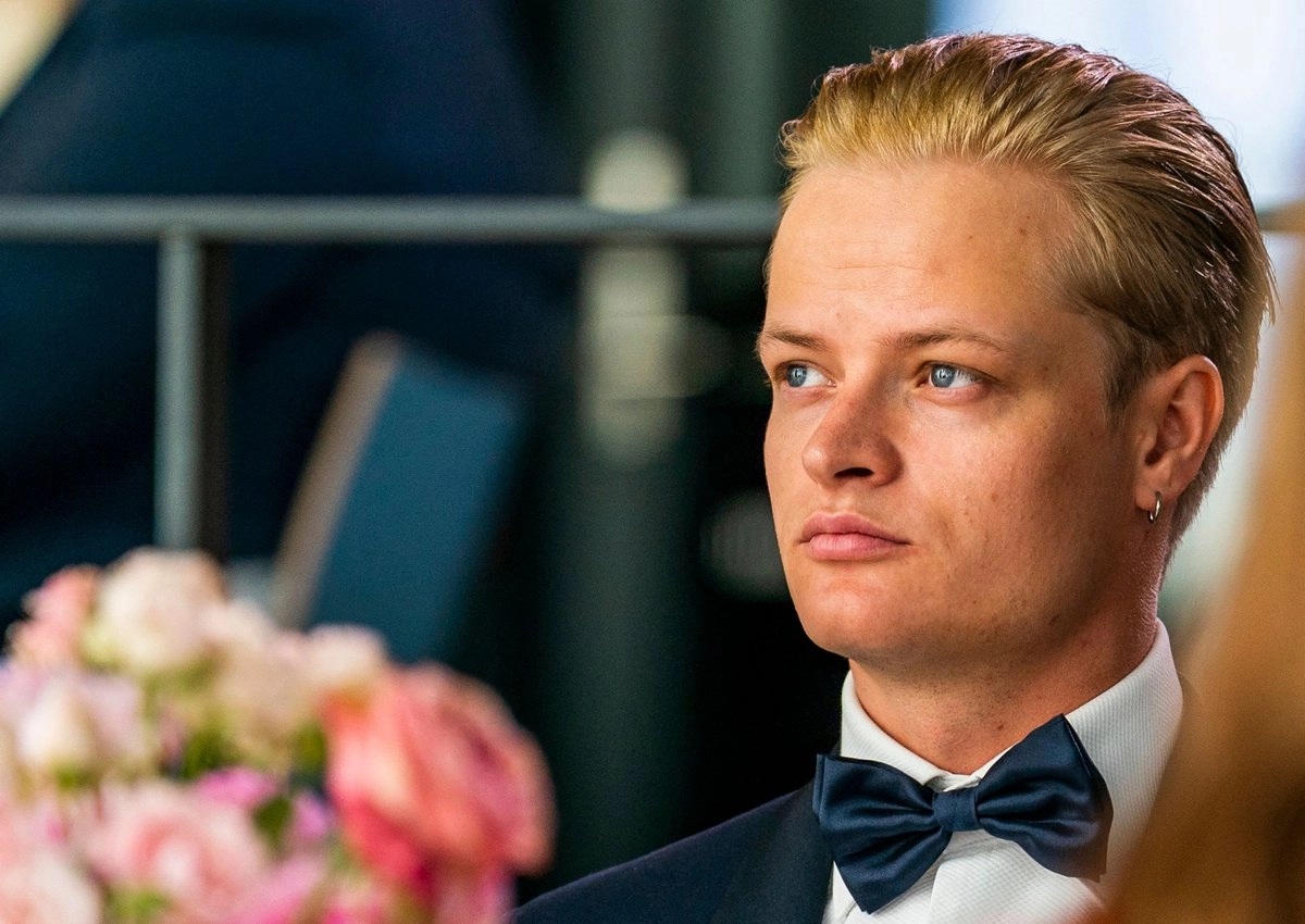 Condenan a hijo mayor de la princesa heredera de Noruega a cuatro años de prisión por violación