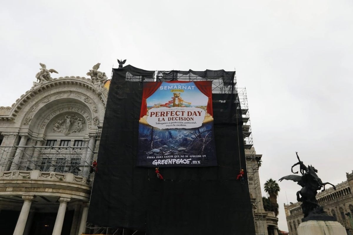 Greenpeace protesta en Bellas Artes contra parque Perfect Day en Mahahual; aún no tiene autorización, dice Semarnat