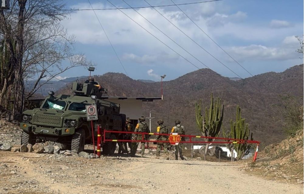 Derrumbe en mina de oro en Sinaloa deja cuatro trabajadores atrapados
