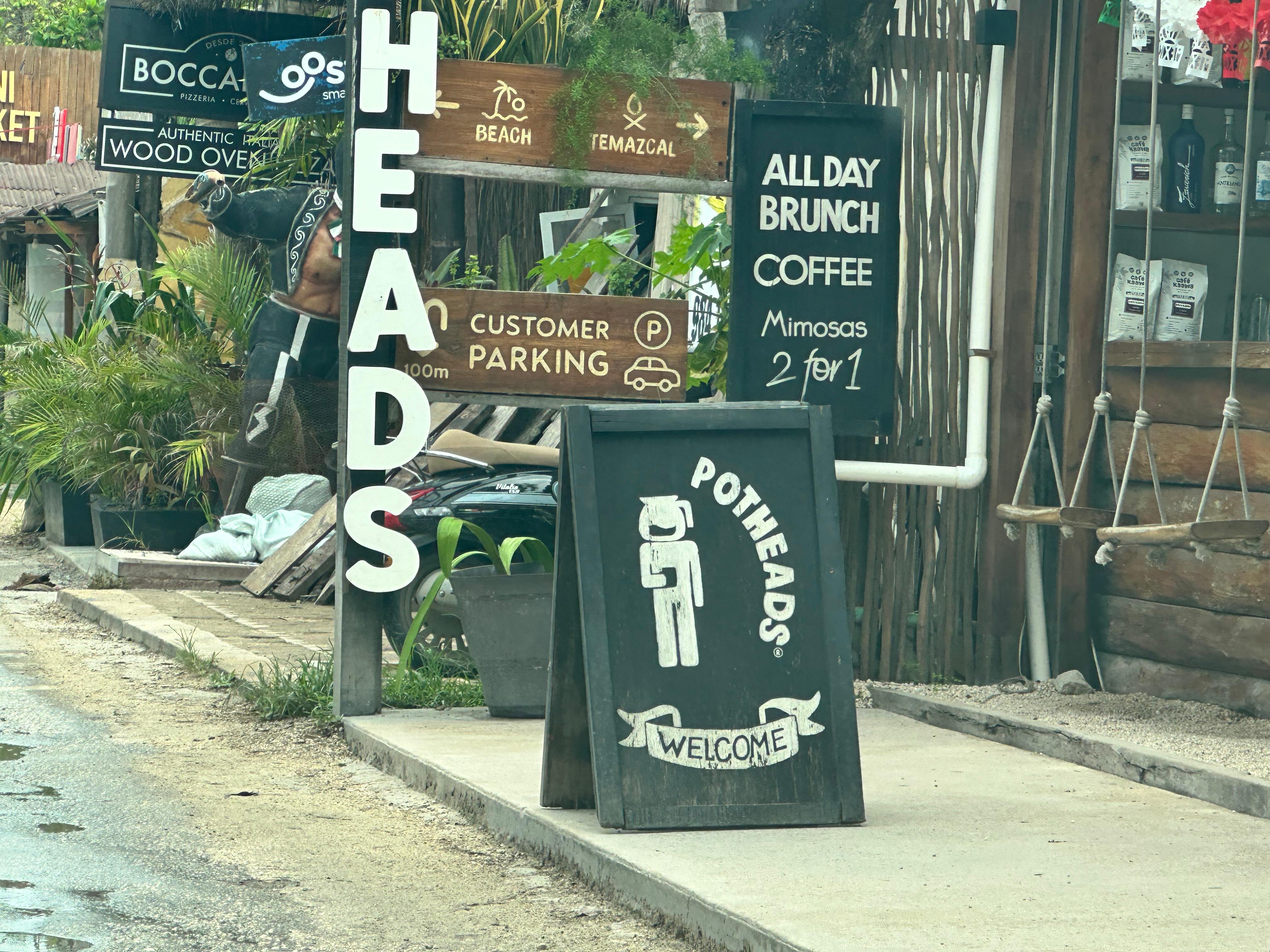 Descuentos y días solidarios para el personal, estrategias de comercios de Tulum ante la temporada baja