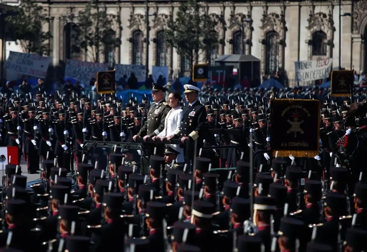 Sheinbaum encabeza ceremonia del 113 aniversario de la Marcha de la Lealtad