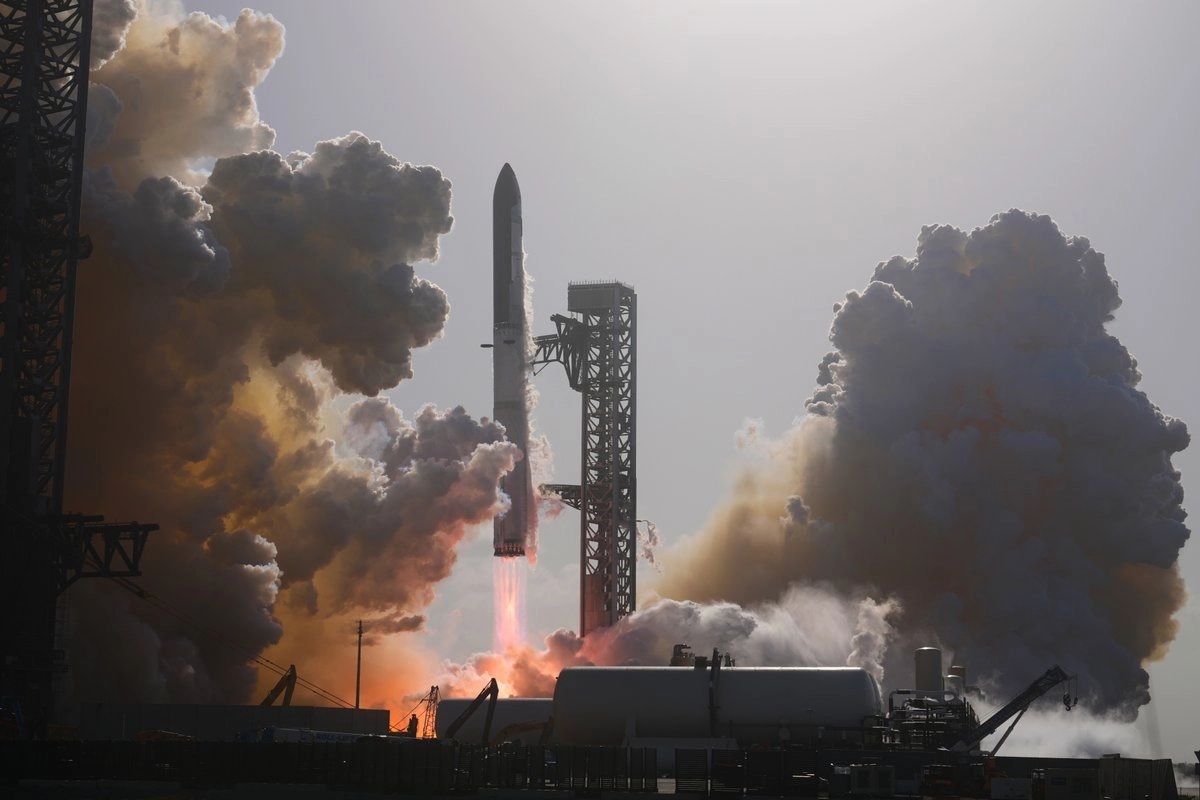 Sheinbaum descarta, por ahora, demandar a SpaceX por residuos generados por cohetes en la frontera con México