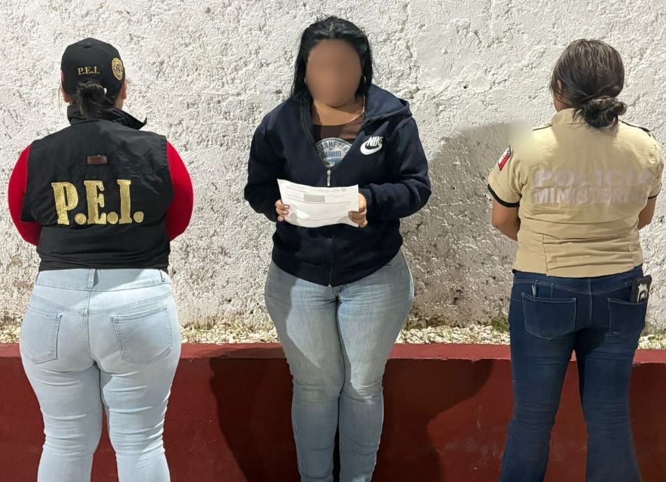 Detienen a mujer por fraude en compraventa de vehículos en Mérida 