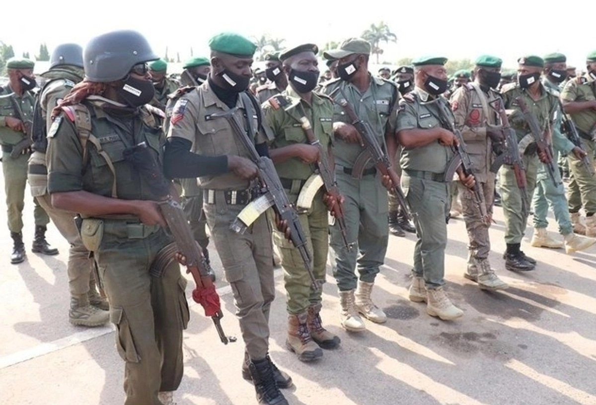 Detienen a tres mexicanos durante desmantelamiento de 'narcolaboratorio' en Nigeria