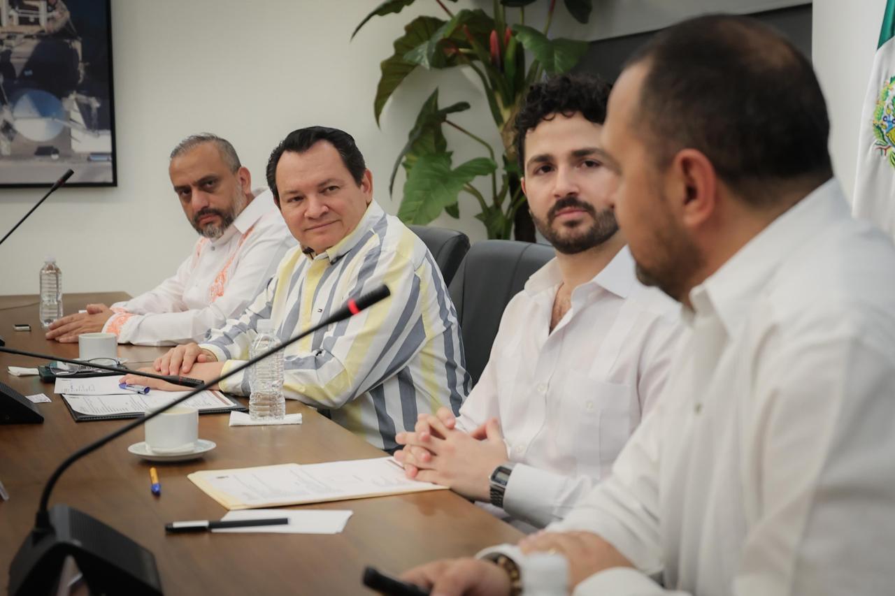Yucatán: Díaz Mena se reúne con representantes que buscan invertir en el sector aeronáutico