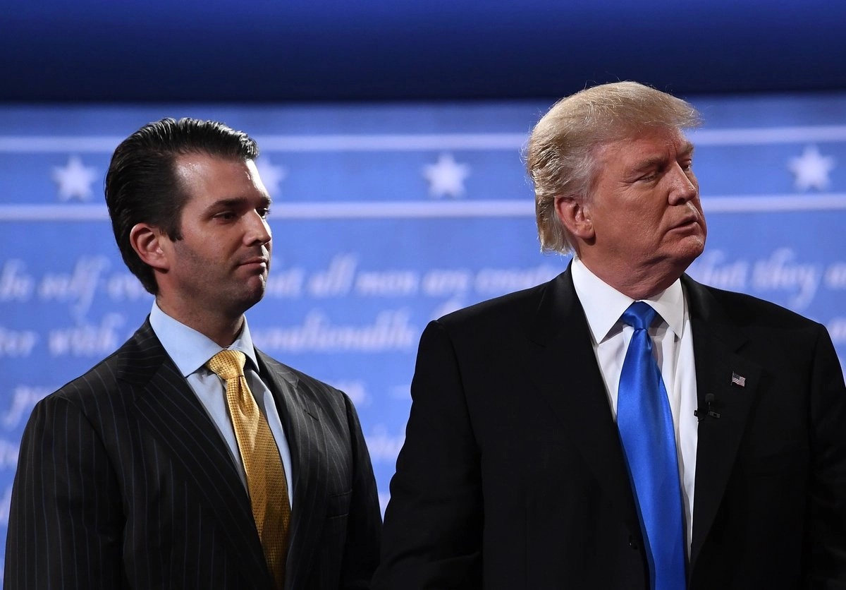 'Artista' de la corrupción; Trump y amigos son más ricos que hace 20 meses