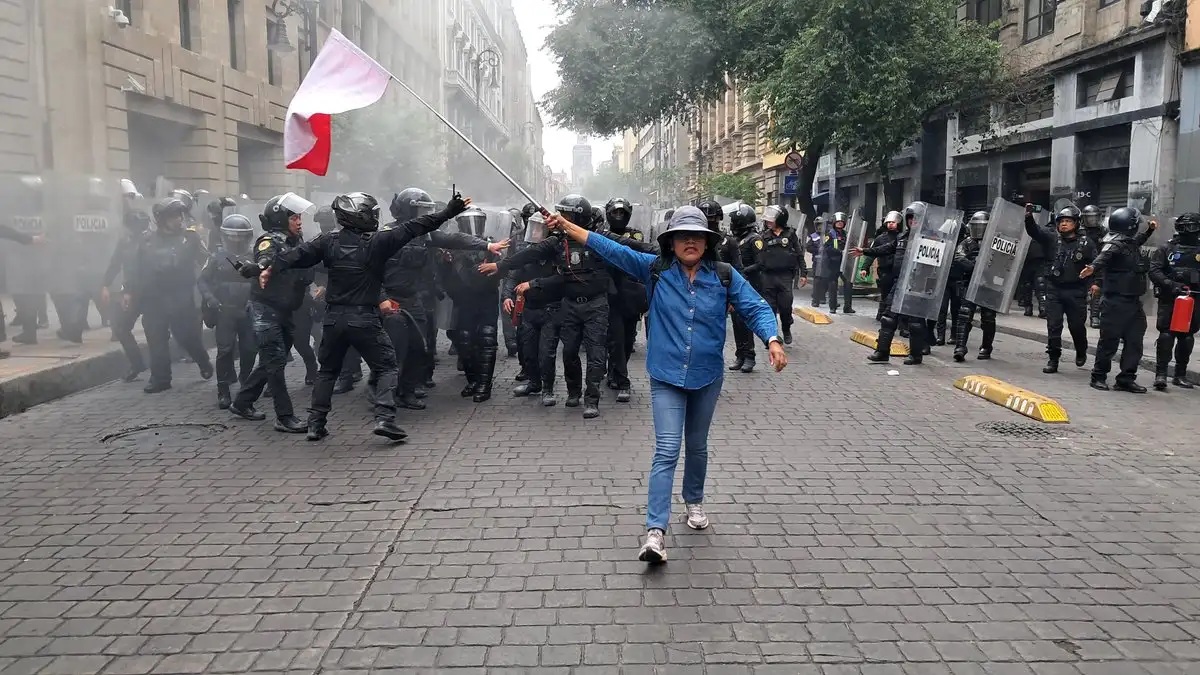Presidencia y CNTE, disputa creciente