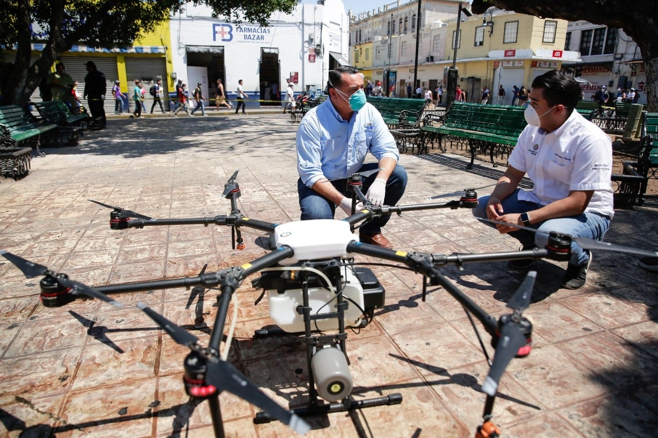 Sanitización de espacios públicos de Mérida, a cargo de drones