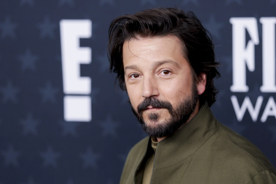 SCJN falla a favor de Diego Luna por uso no autorizado de su imagen en anuncio de Johnnie Walker