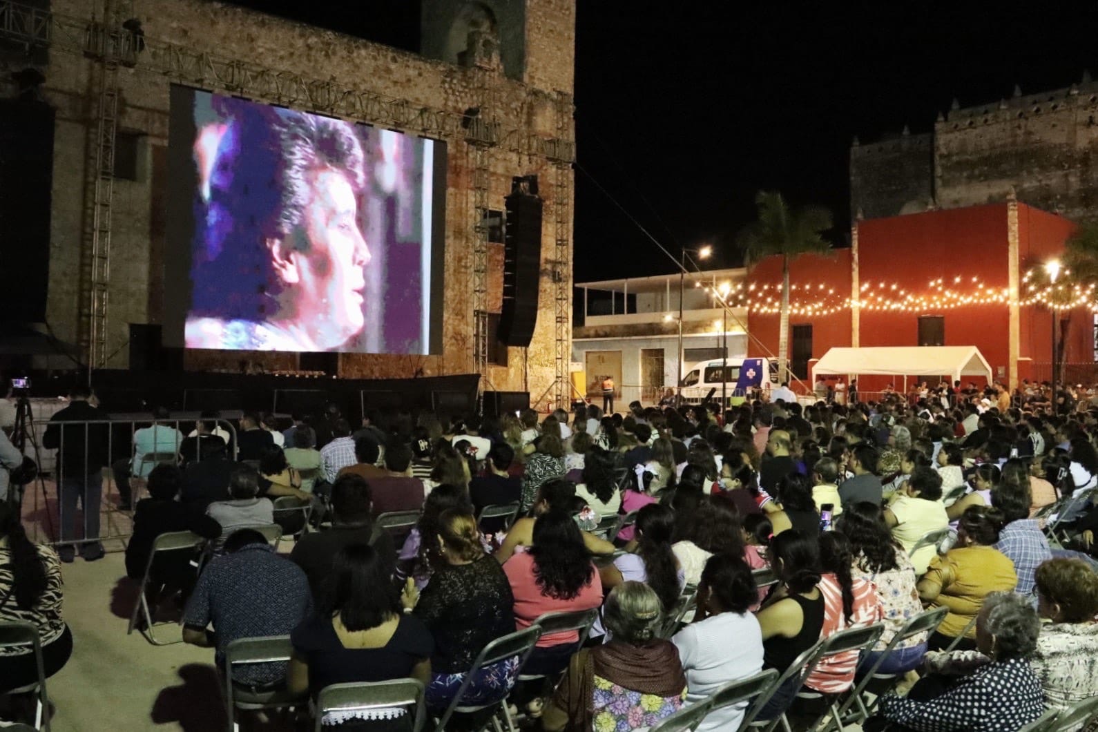 Tizimín festeja con la voz de Juan Gabriel la clausura del Otoño Cultural 2025
