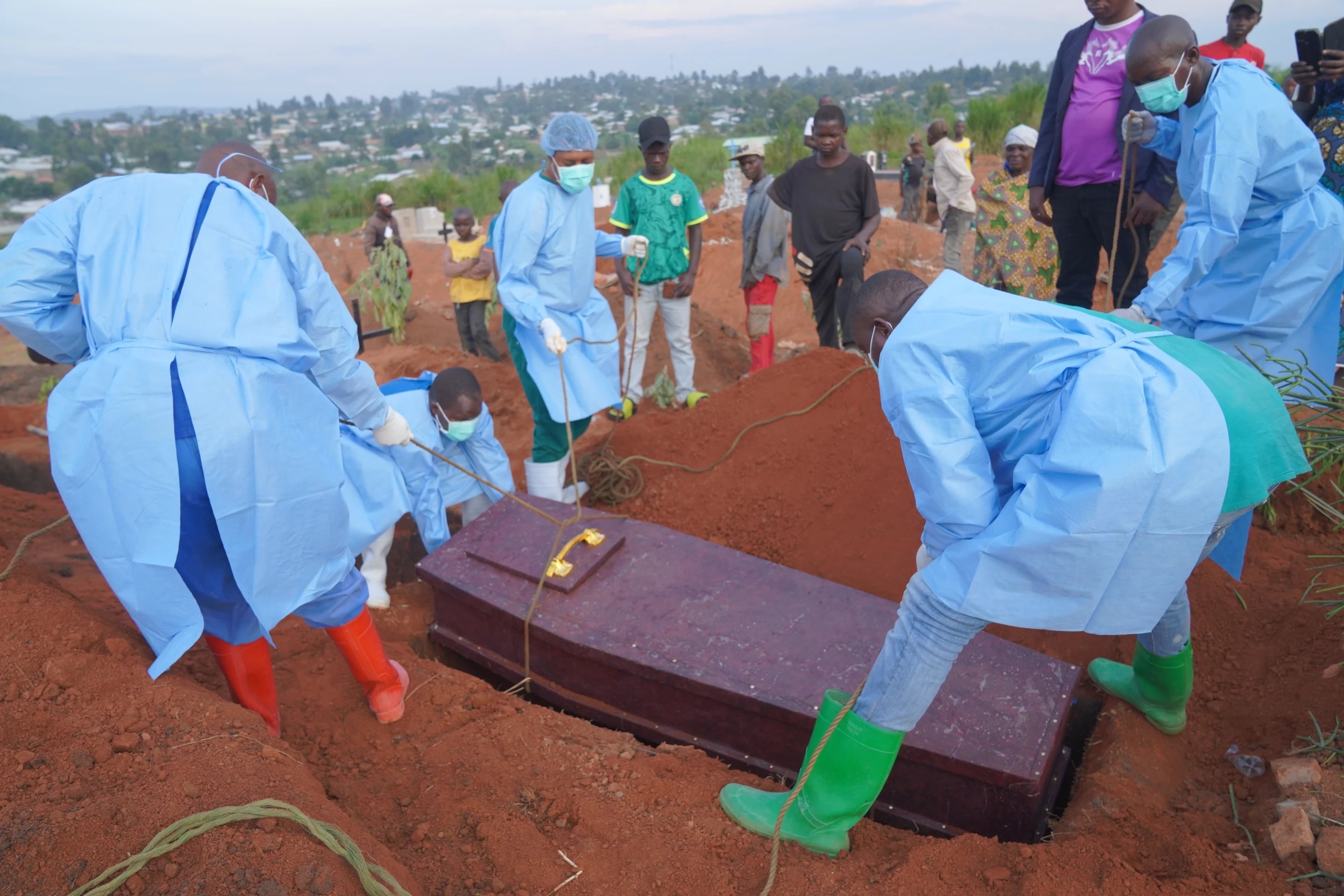 Autoridades en el Congo reportan más de 6 mil casos confirmados de ébola