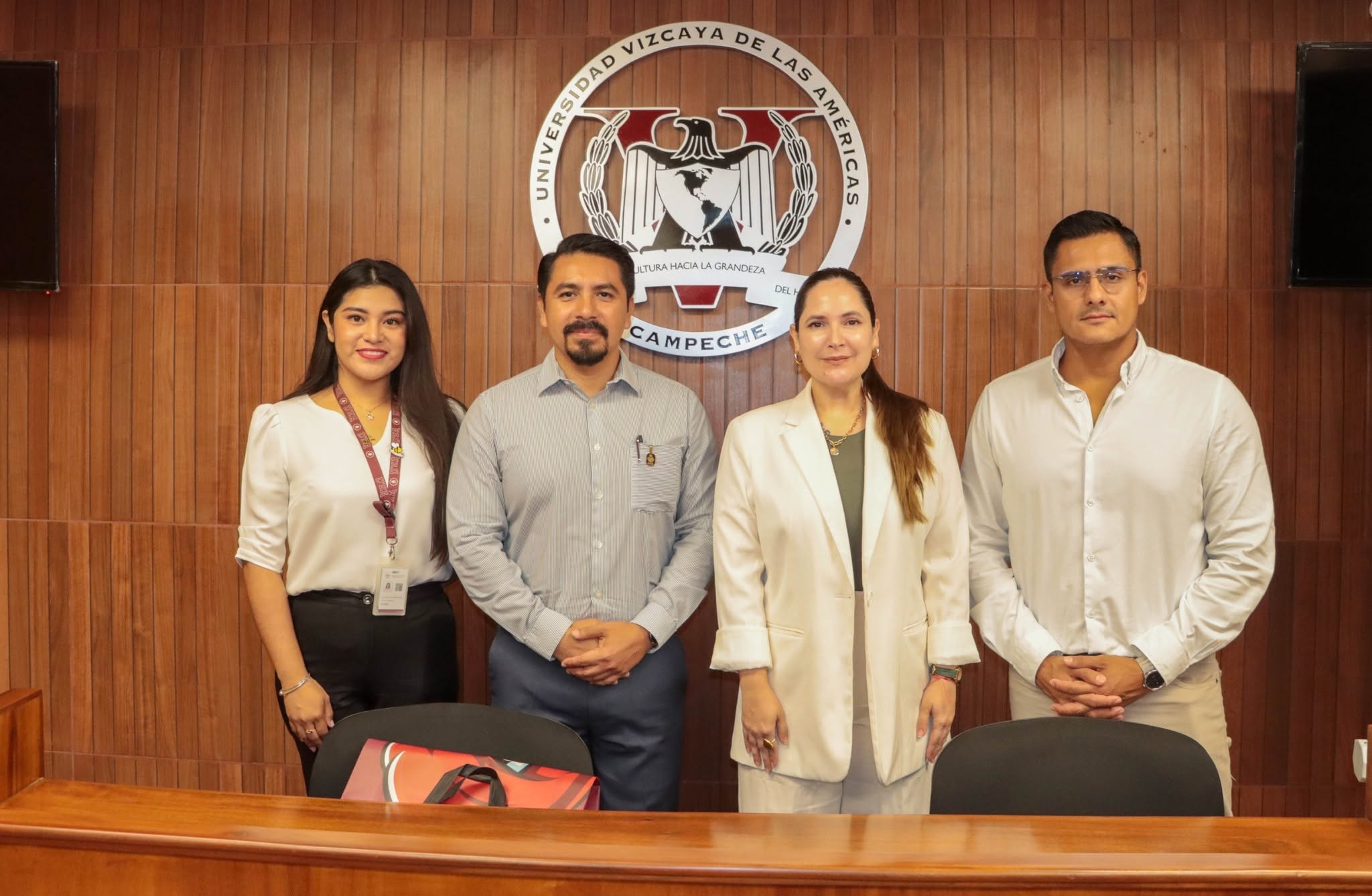 Campeche: Firman IEEA y la Universidad Vizcaya de las Américas convenio para mayor alfabetización 