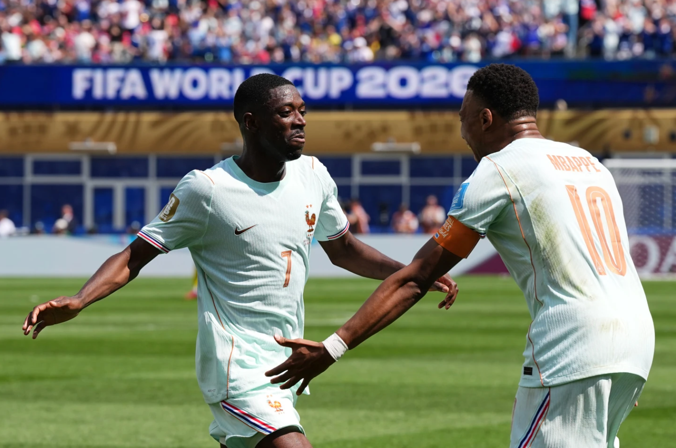 Dembélé anota un hat-trick en la primera mitad del Mundial y Francia vence 4-1 a Noruega