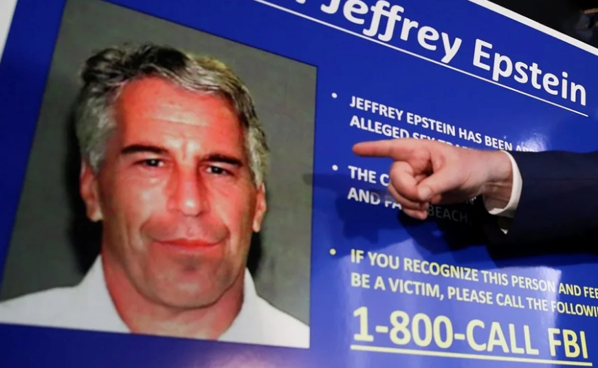 Cámara Baja de EU aprueba forzar la publicación de los documentos de Epstein