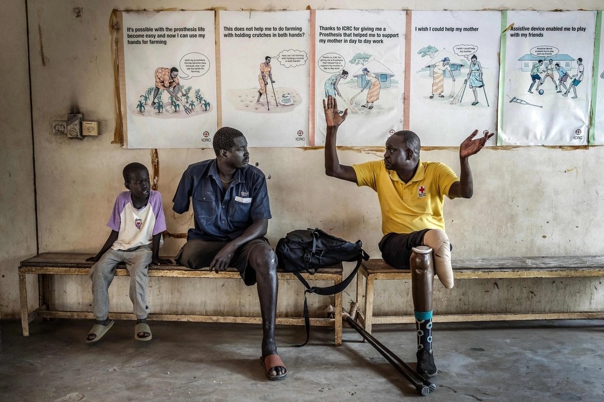 Dron golpea escuela y centro médico en Sudán: 17 muertos, en su mayoría niñas