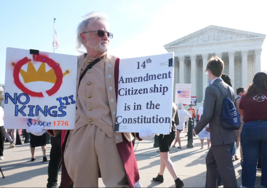 Suprema Corte de EU frena intento de Trump de eliminar la ciudadanía por derecho de nacimiento