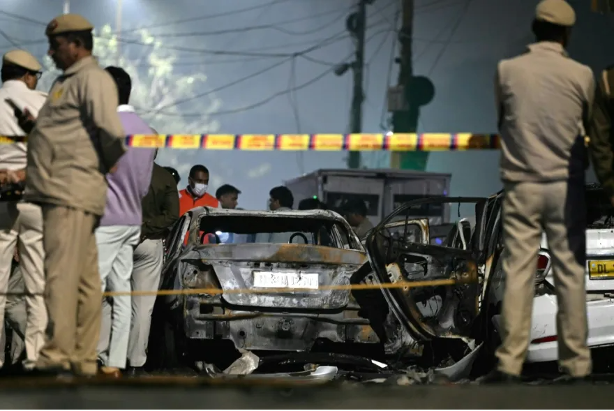 Al menos ocho muertos y 19 heridos en la explosión de un vehículo en Nueva Delhi