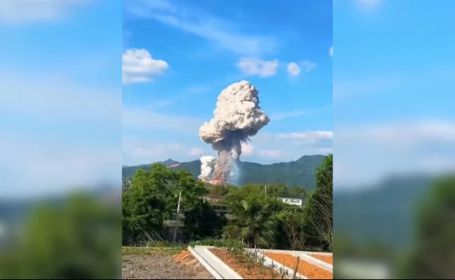 Explosión en fábrica de fuegos artificiales deja al menos 21 muertos en China