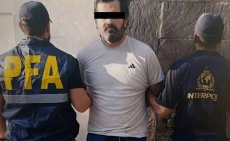 Contralmirante Fernando Farías pedirá asilo político en Argentina alegando que su vida estaría en peligro en México